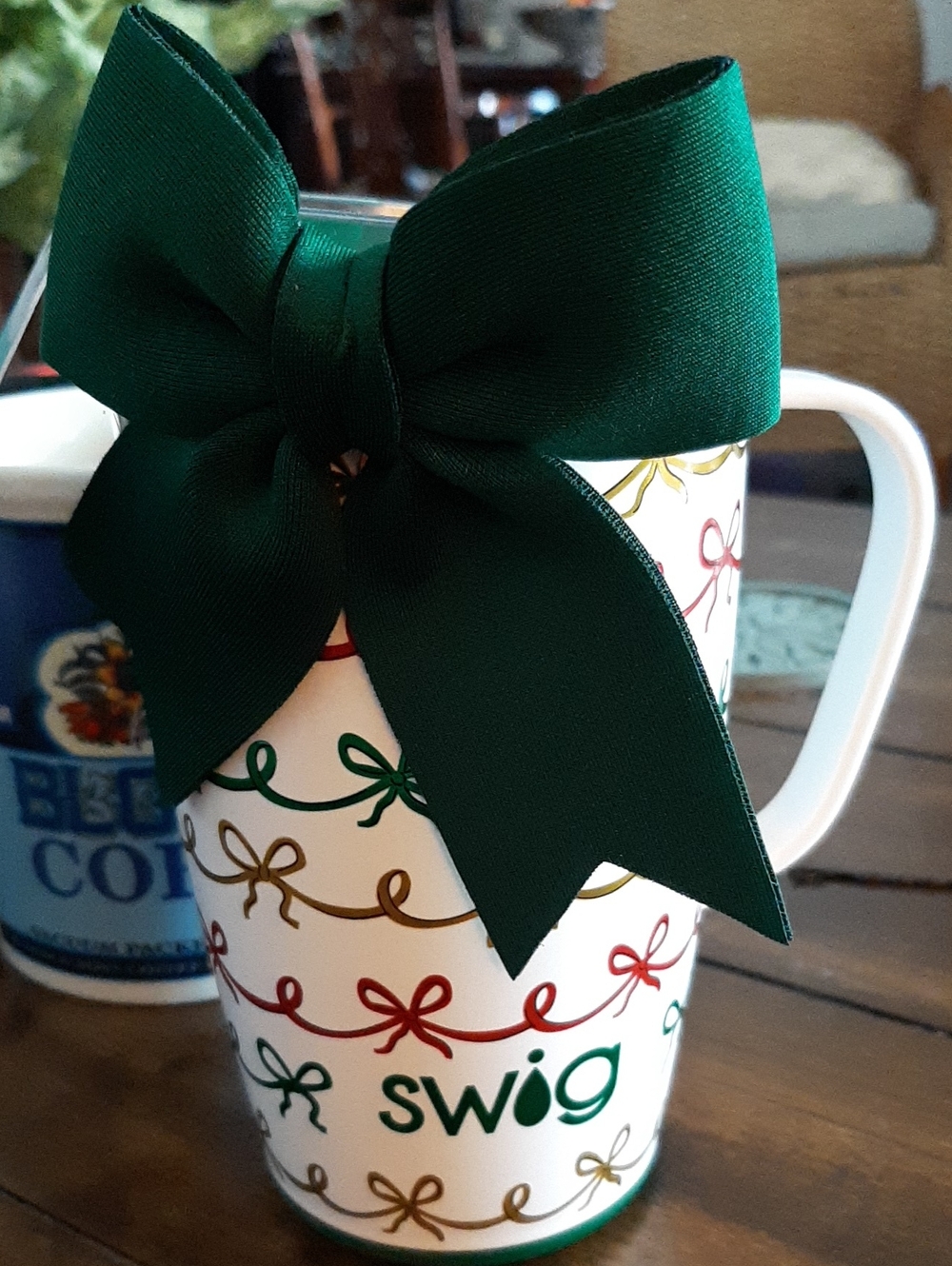 Swig Holiday Ribbon Pattern 18oz Tumbler NWT